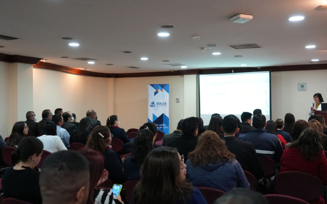 Charla de prevención del cáncer en la Cámara de Comercio de Quito