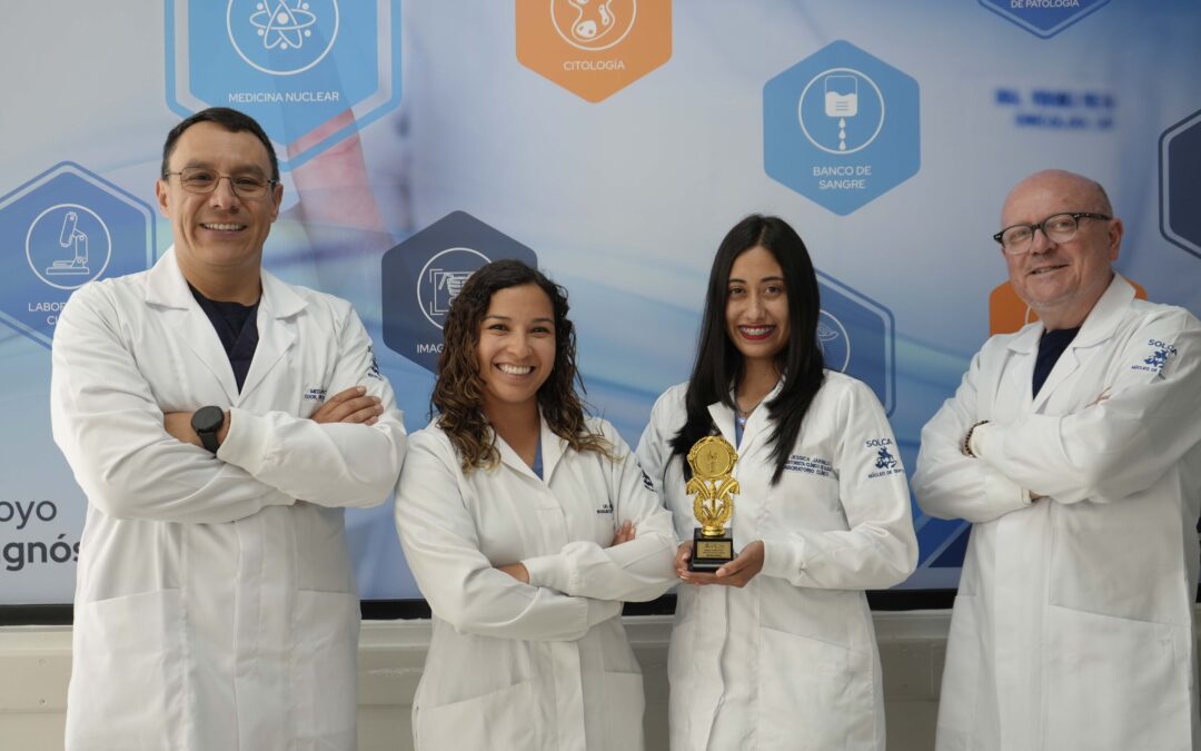 SOLCA Quito recibe el Premio Nacional de Máxima Exactitud Analítica Química Clínica