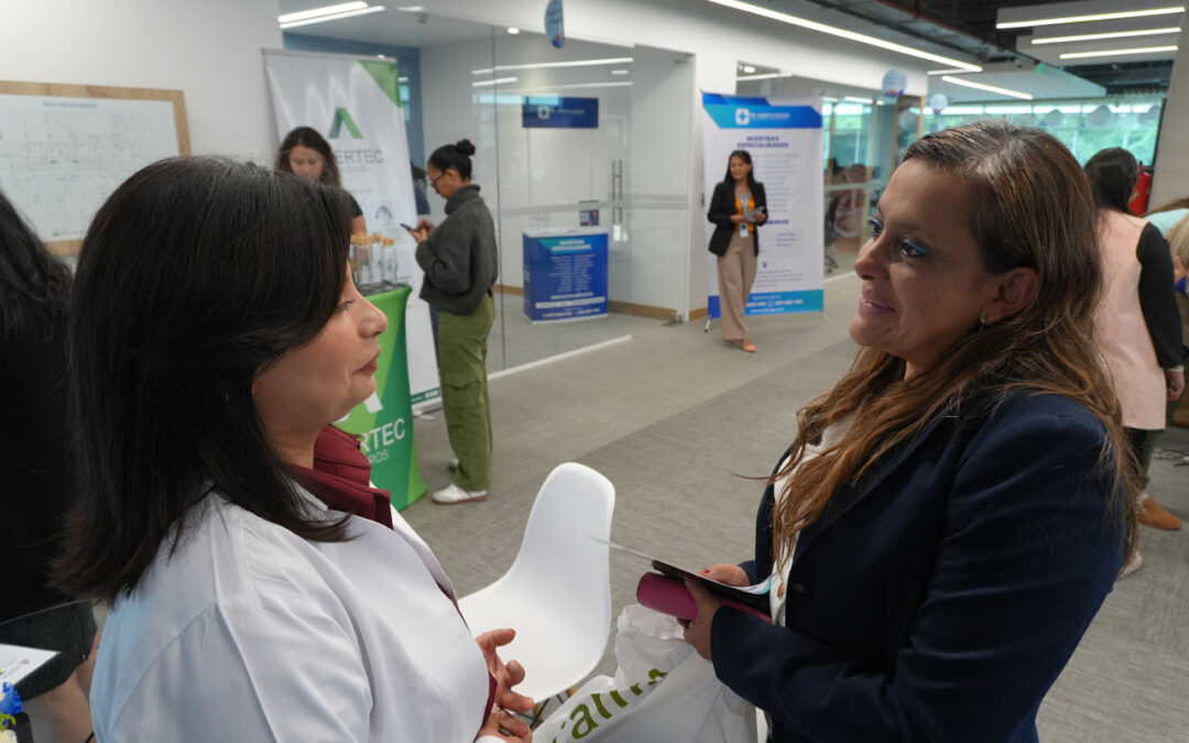 Comprometidos con la prevención: SOLCA Quito participa en feria de salud para colaboradores de Roche